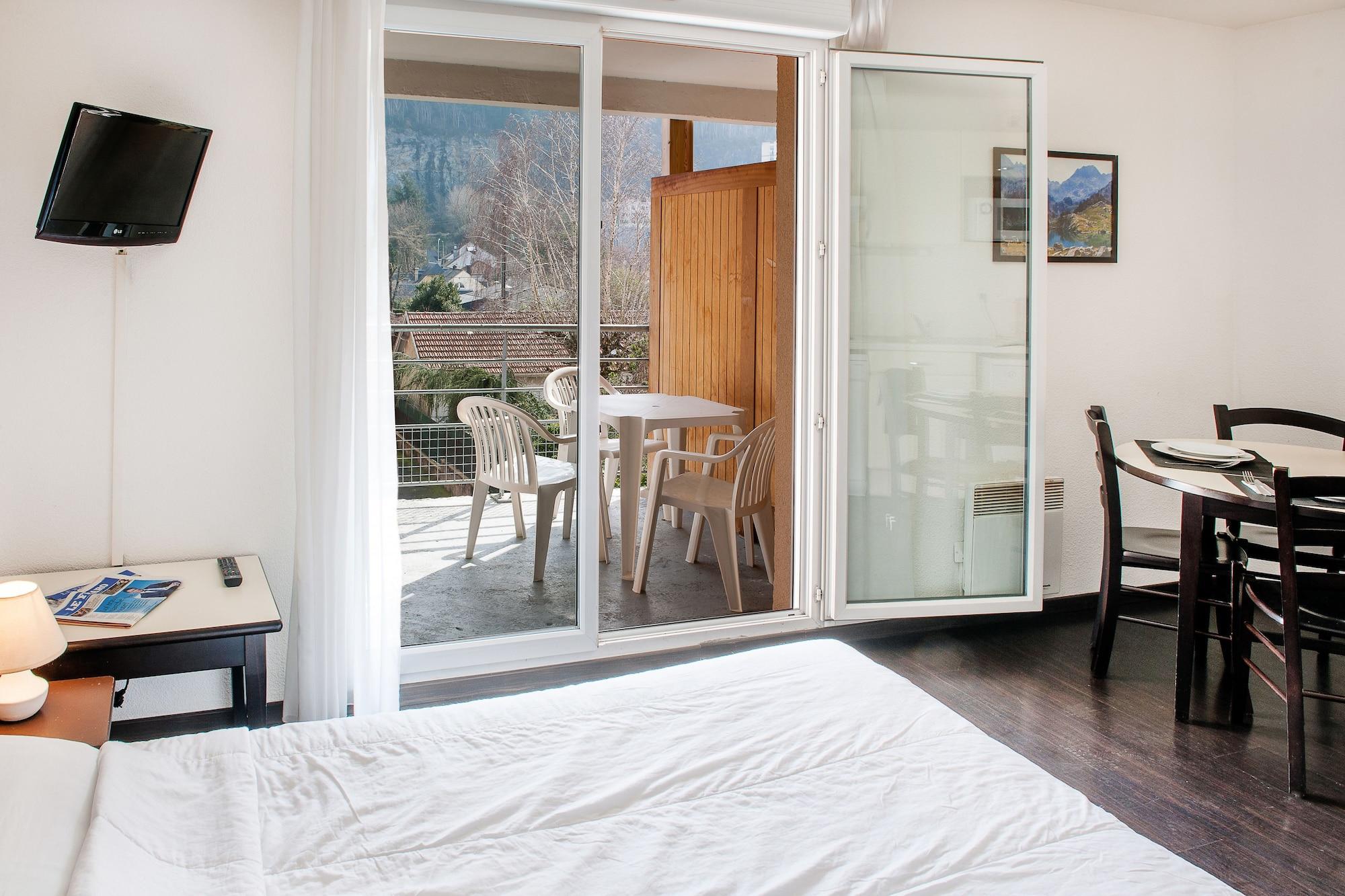 Foch Aparthotel